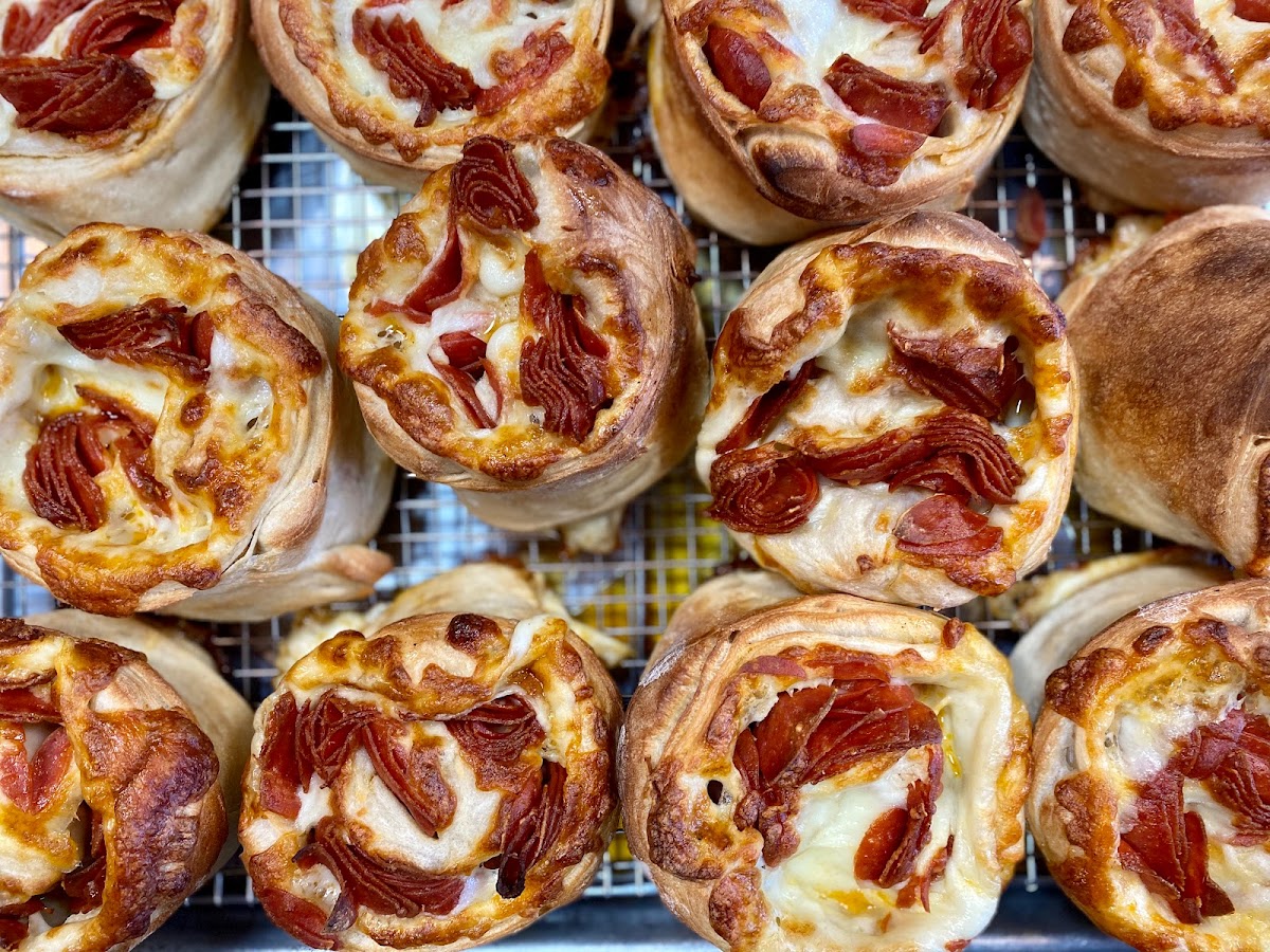 Hook's Pizza Parlor & Kitchen